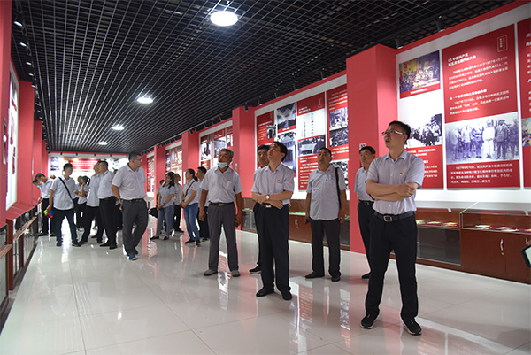 公司開展“憶崢嶸歲月 譜發(fā)展新篇”紅色教育活動(dòng)