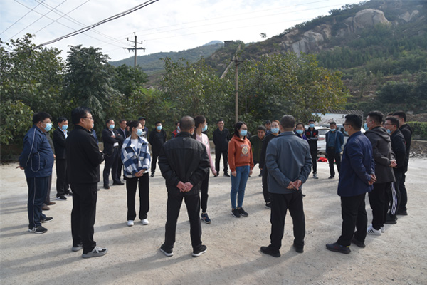 “打造和諧團隊 提升自我”  公司開展拓展培訓活動