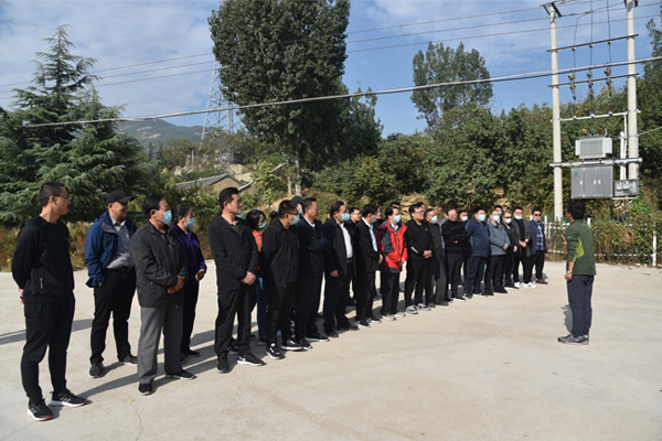 “打造和諧團隊 提升自我”  公司開展拓展培訓活動