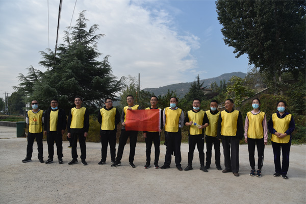 “打造和諧團隊 提升自我”  公司開展拓展培訓活動