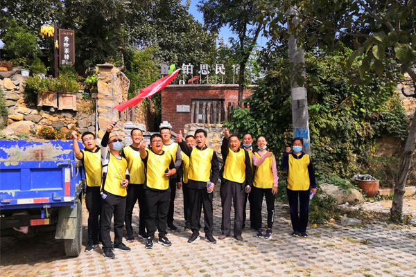 “打造和諧團隊 提升自我”  公司開展拓展培訓活動