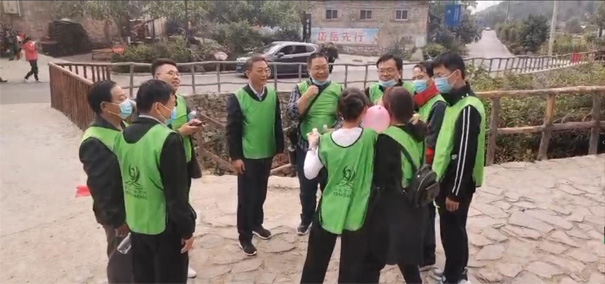 “打造和諧團隊 提升自我”  公司開展拓展培訓活動