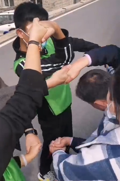 “打造和諧團隊 提升自我”  公司開展拓展培訓活動