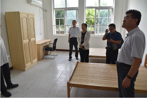 愛心企業(yè)顯擔當，捐資助教暖人心