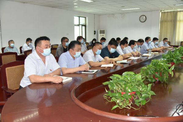 公司召開討論預(yù)備黨員轉(zhuǎn)正支部大會(huì)