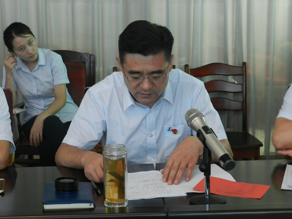 公司黨委召開新黨員入黨儀式暨黨員發(fā)展對象雙推會議