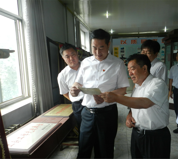 肥城市委副書記、市長殷錫瑞來我公司調(diào)研